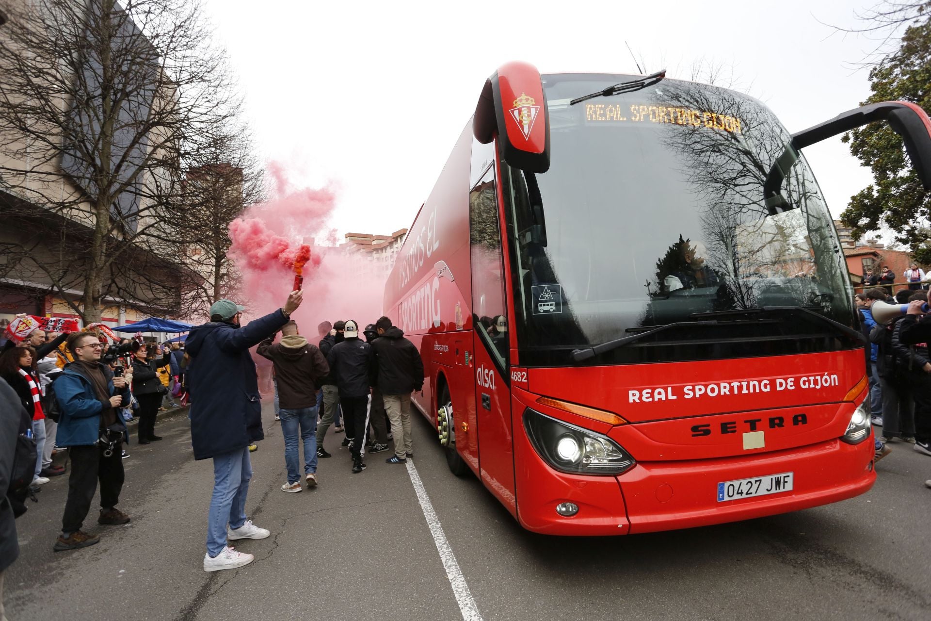 ¿Estuviste animando al Sporting frente al Eibar? ¡Búscate!