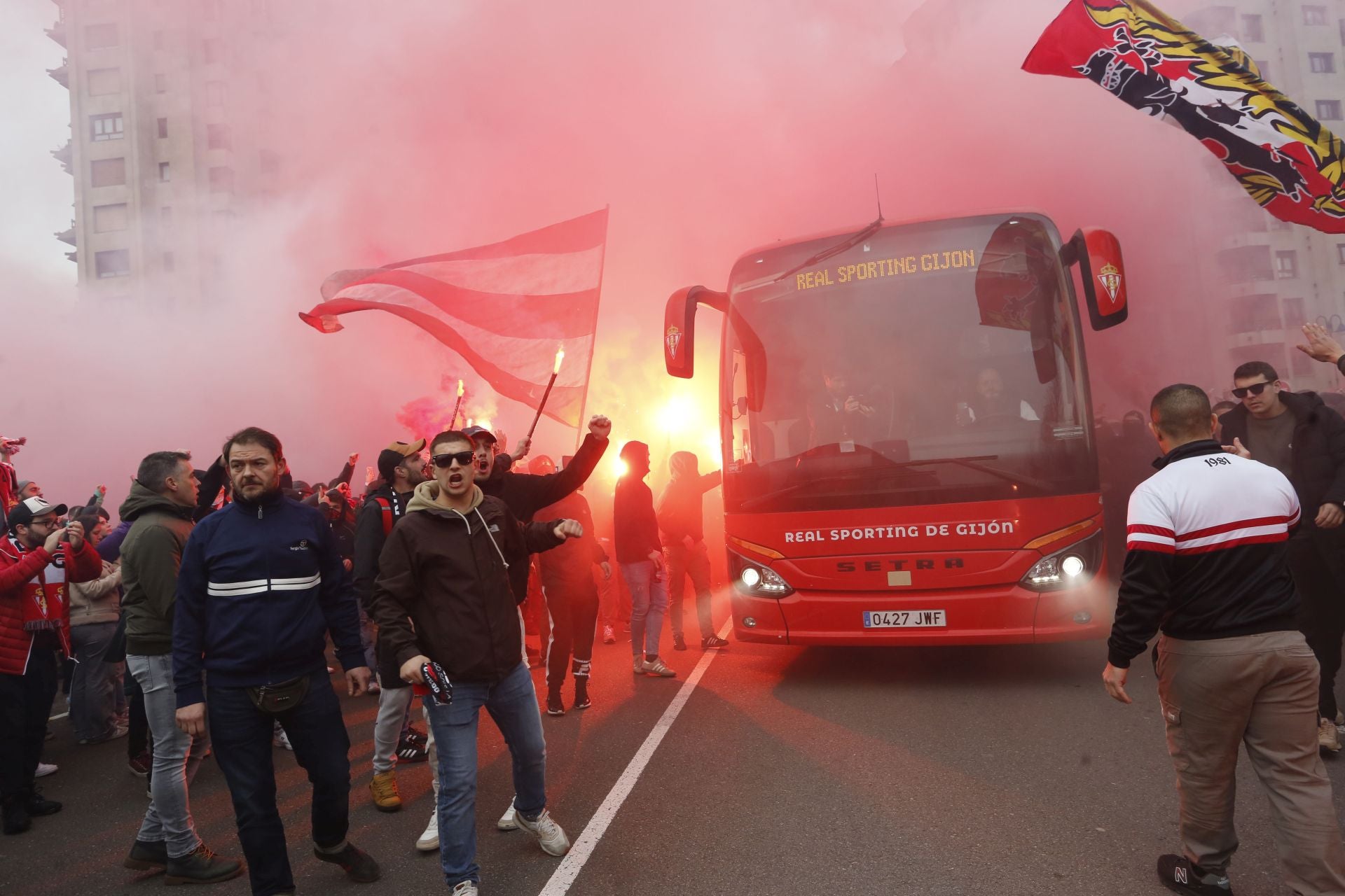 ¿Estuviste animando al Sporting frente al Eibar? ¡Búscate!