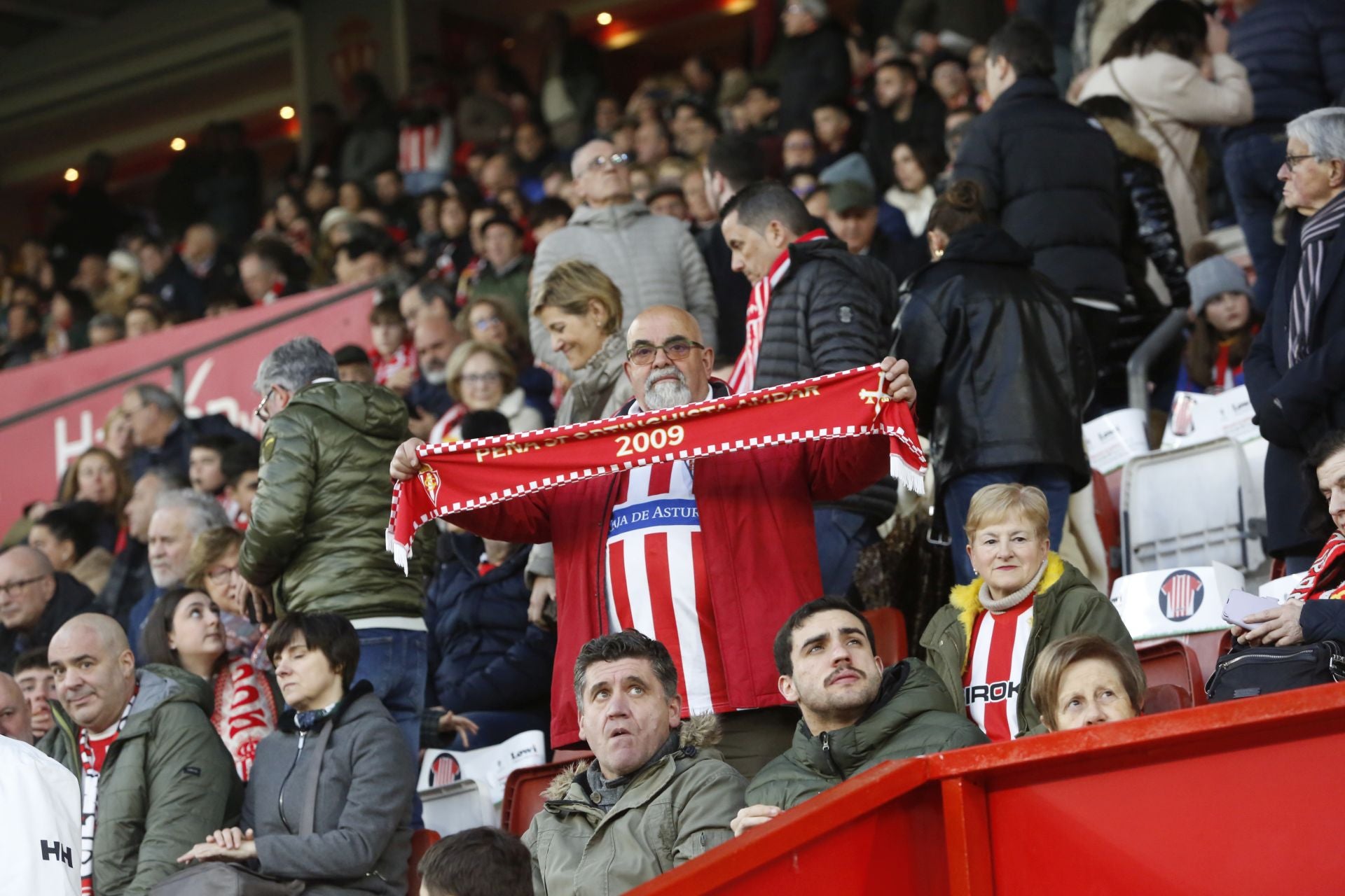 ¿Estuviste animando al Sporting frente al Eibar? ¡Búscate!