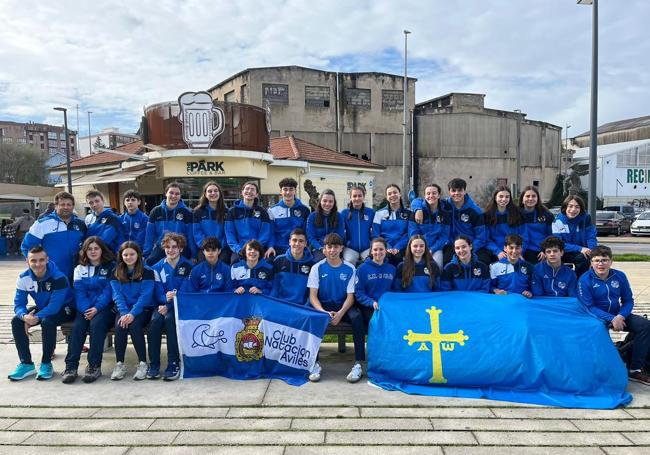 Expedición del Club Natación Avilés en Camargo.