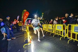 Dos de los participantes en el momento de la salida.