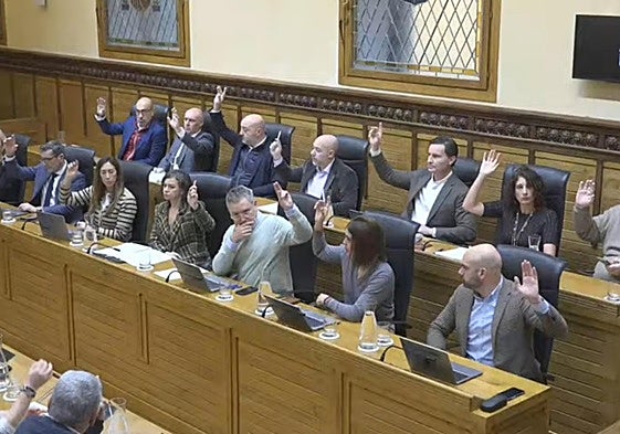 Votación del cambio de usos para la parcela de Quirón.