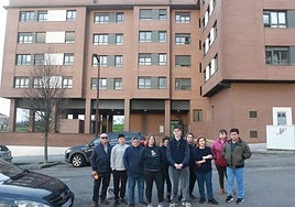 Inquilinos del inmueble afectados por el 'posible desalojo' de la Sareb.