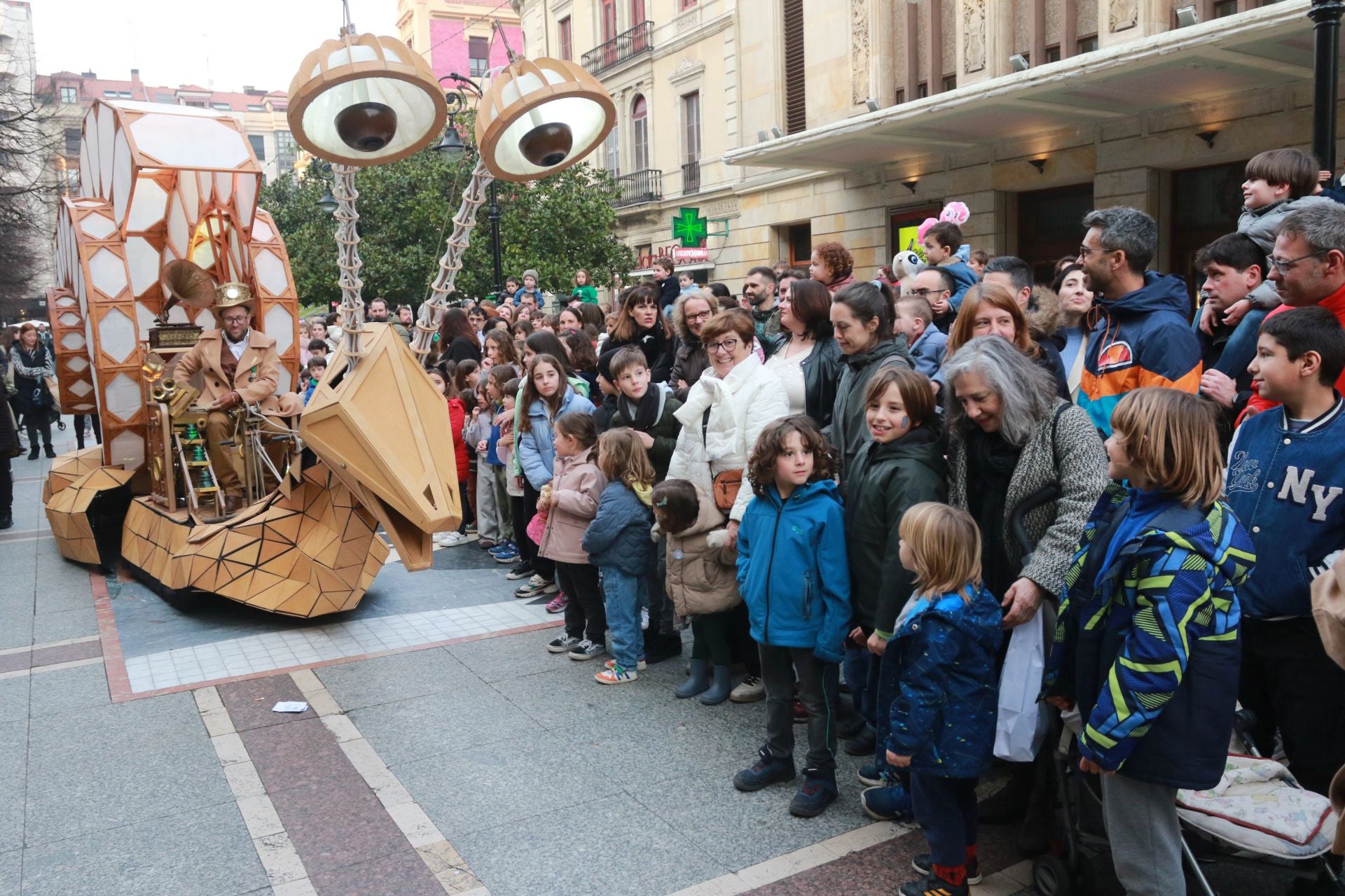 Diversión y risas: Feten levanta el telón en Gijón