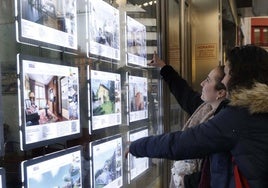 Búsqueda de anuncios de viviendas en el escaparate de la inmobiliaria Sabugo.