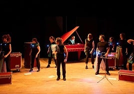 Representación de la obra 'Operetta', de Cor de Teatre, que podrá verse este 17 de febrero en Gijón.