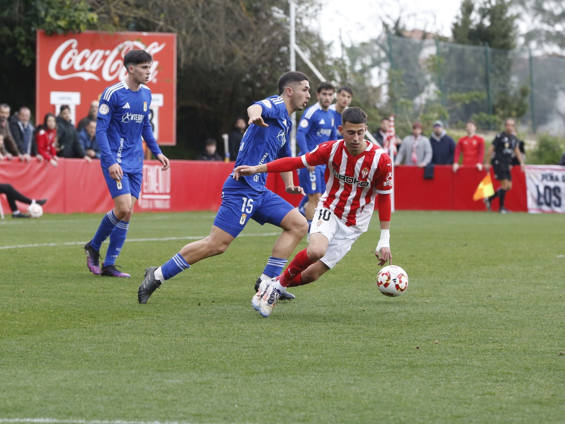 Sporting Atlético 3 - 3 Oviedo Vetusta, en imágenes