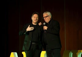 Carlos Latre y Leo Harlem, durante el show de los premios de Alimerka.