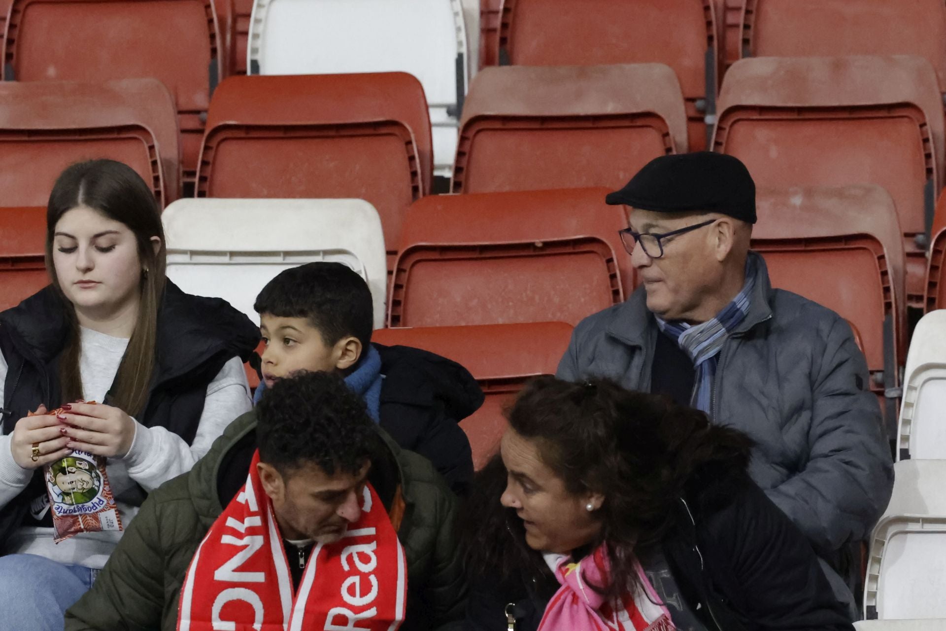 ¿Estuviste en el Sporting de Gijón - Almería? ¡Búscate!