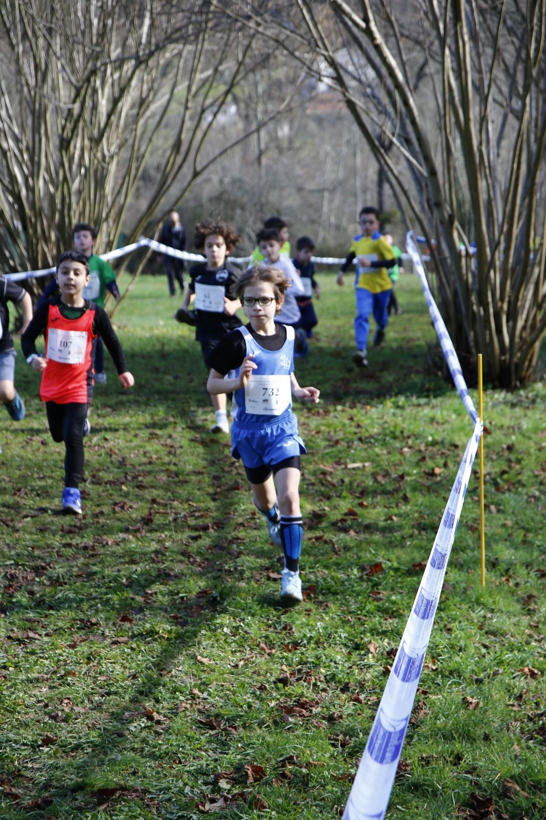 Más de 1.300 niños de toda Asturias corren en Laviana