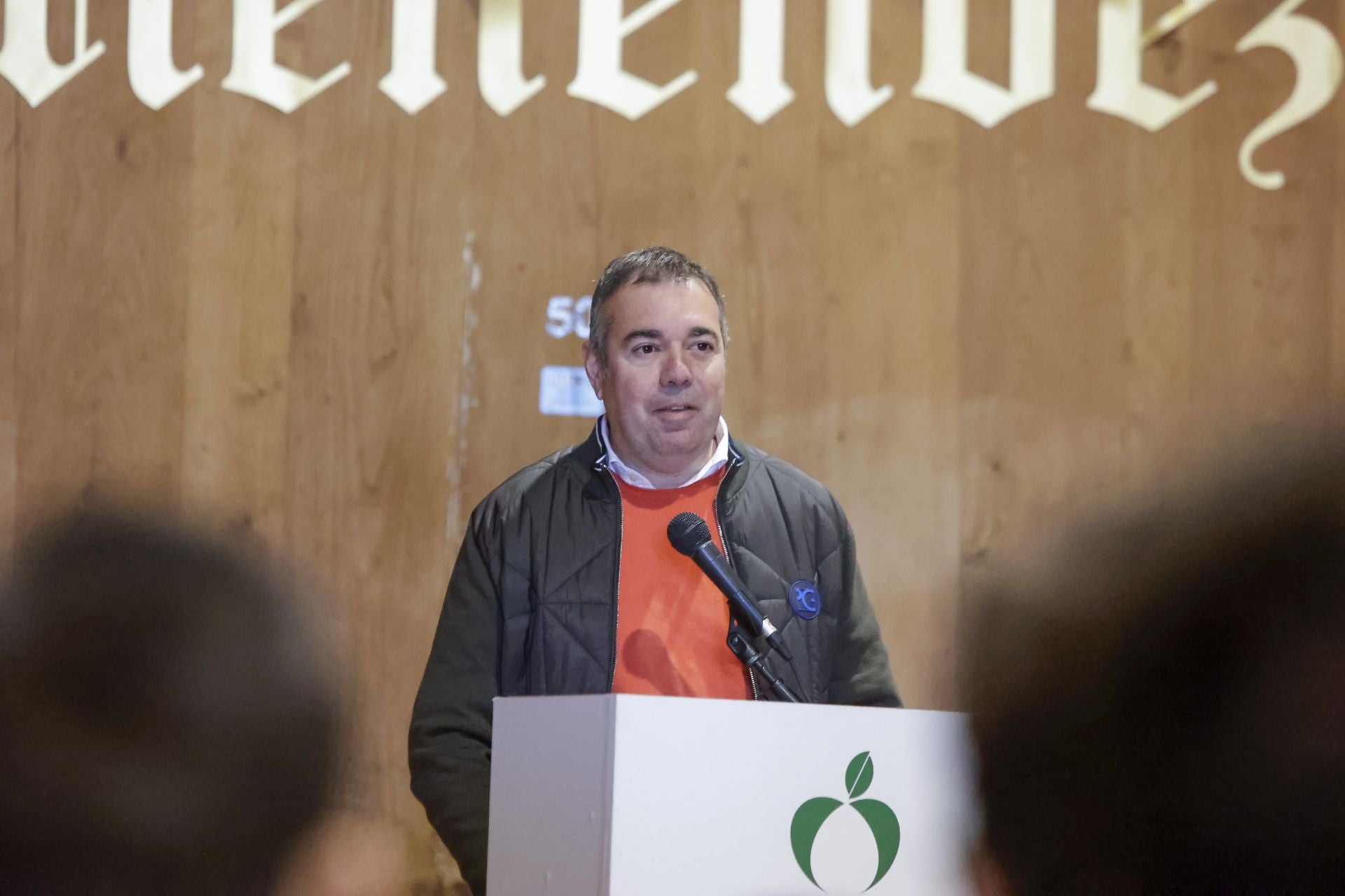 Presentación de los equipos de la escuela de ciclismo de Las Mestas