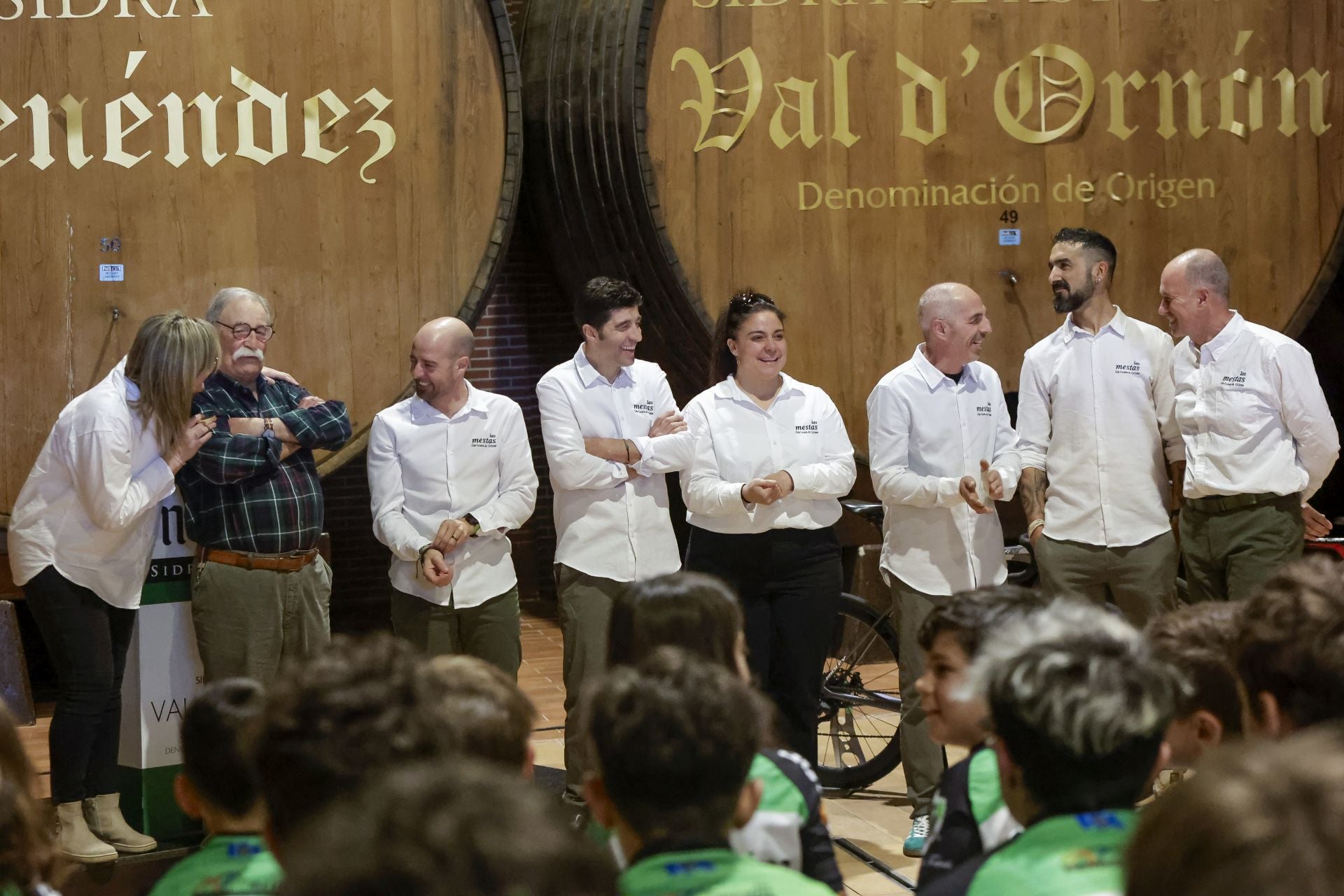 Presentación de los equipos de la escuela de ciclismo de Las Mestas