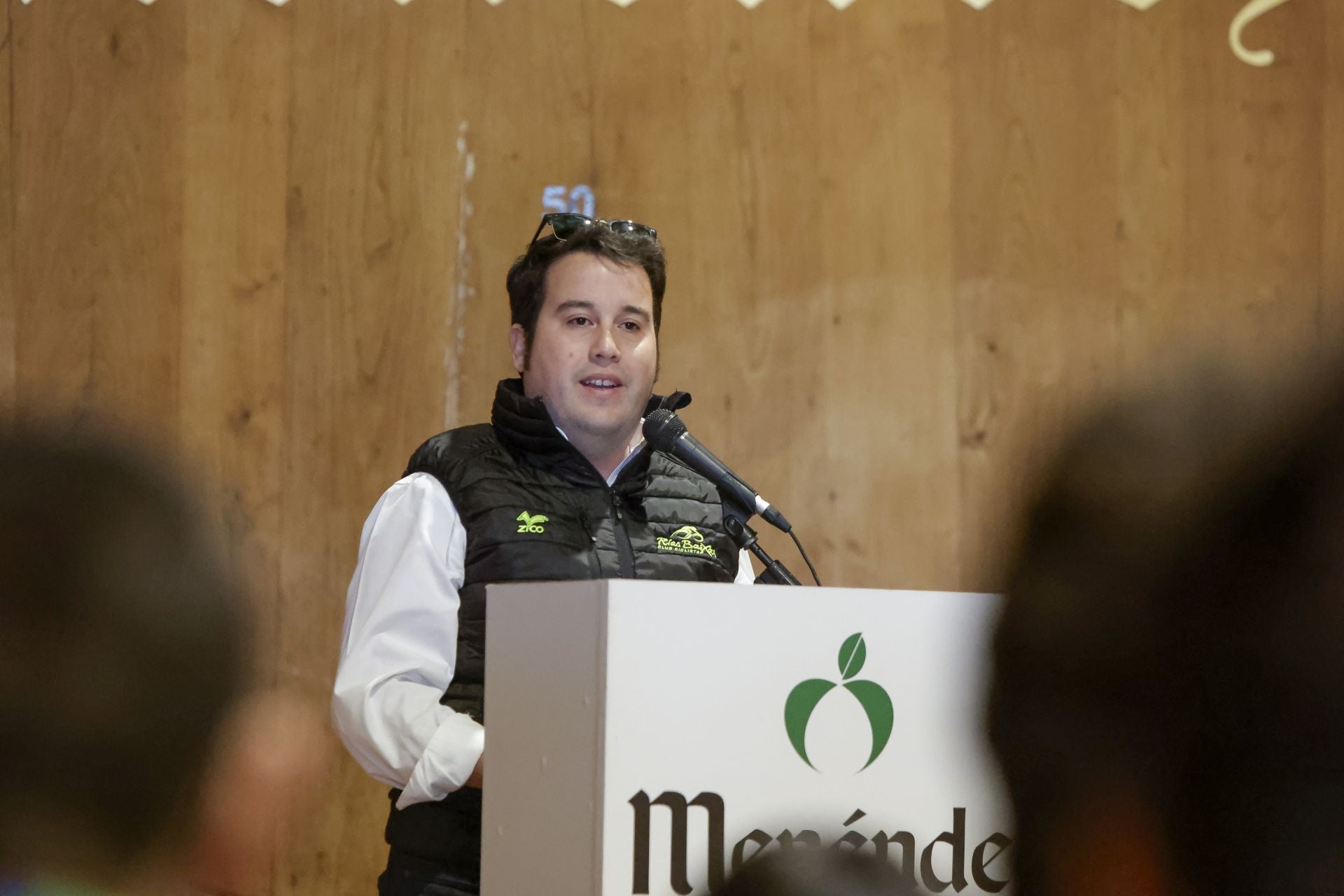 Presentación de los equipos de la escuela de ciclismo de Las Mestas