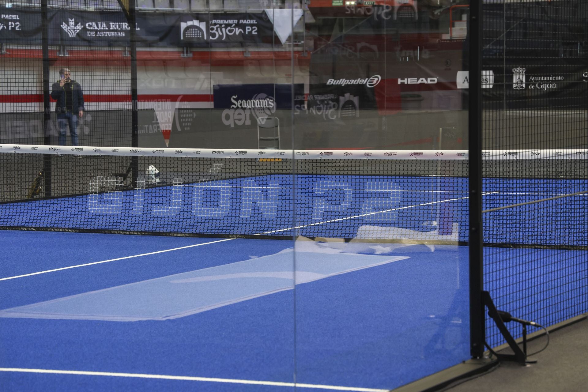 Fotos: Preparativos y primeros entrenamientos en el Palacio de Deportes para el Premier Padel Gijón
