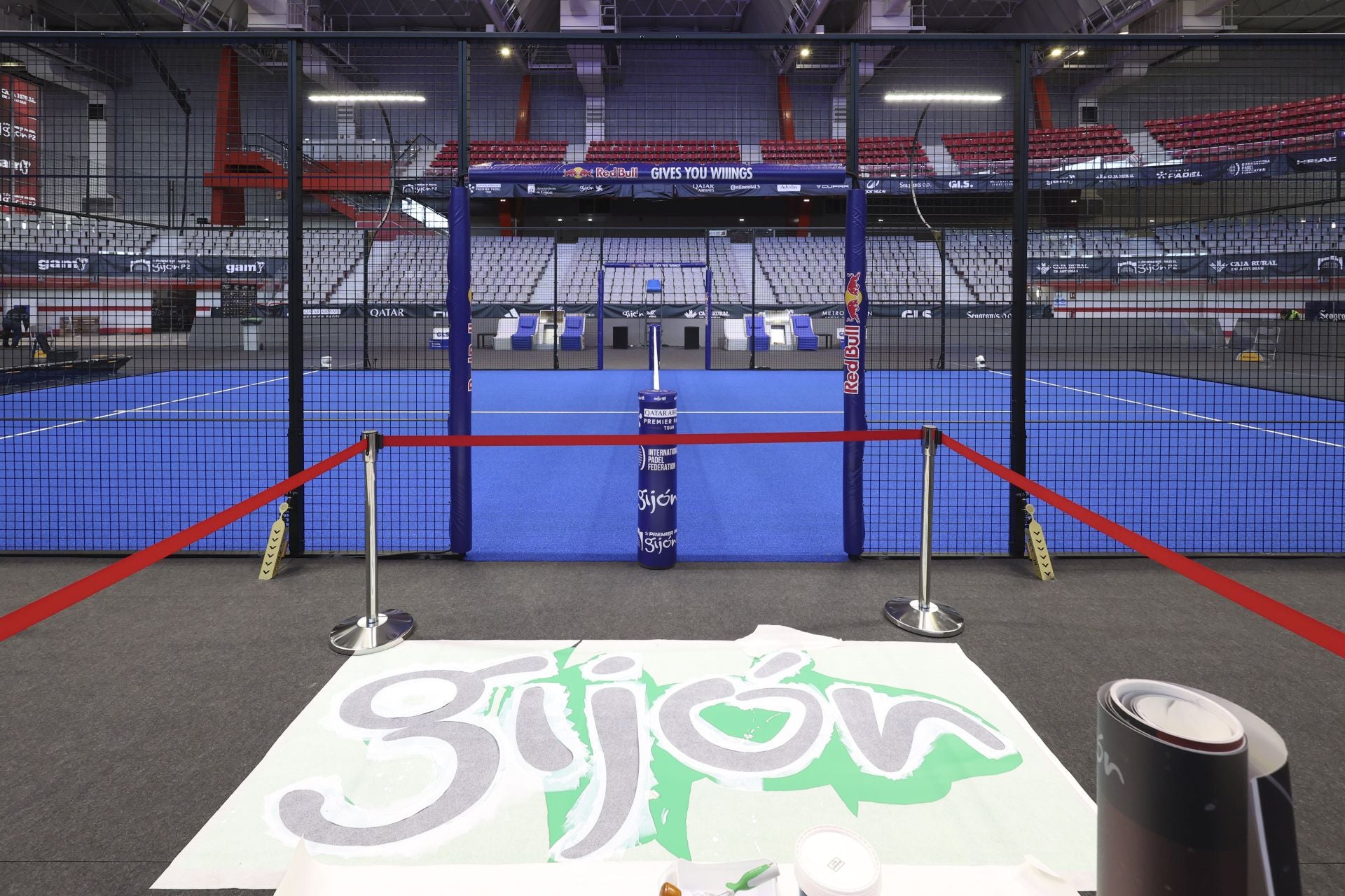 Fotos: Preparativos y primeros entrenamientos en el Palacio de Deportes para el Premier Padel Gijón