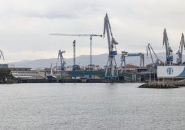 Instalaciones de Armón; en el recuadro, recreación del diseño de los dos buques que construye para la Marina sueca.