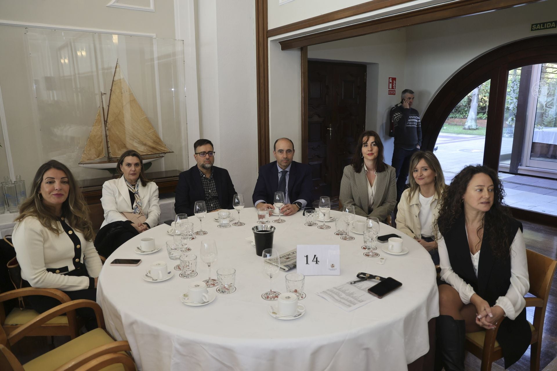 Así fue el encuentro de Adrián Barbón con EL COMERCIO