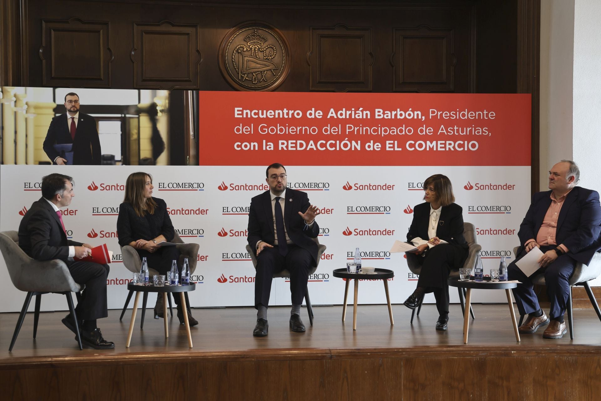 Así fue el encuentro de Adrián Barbón con EL COMERCIO