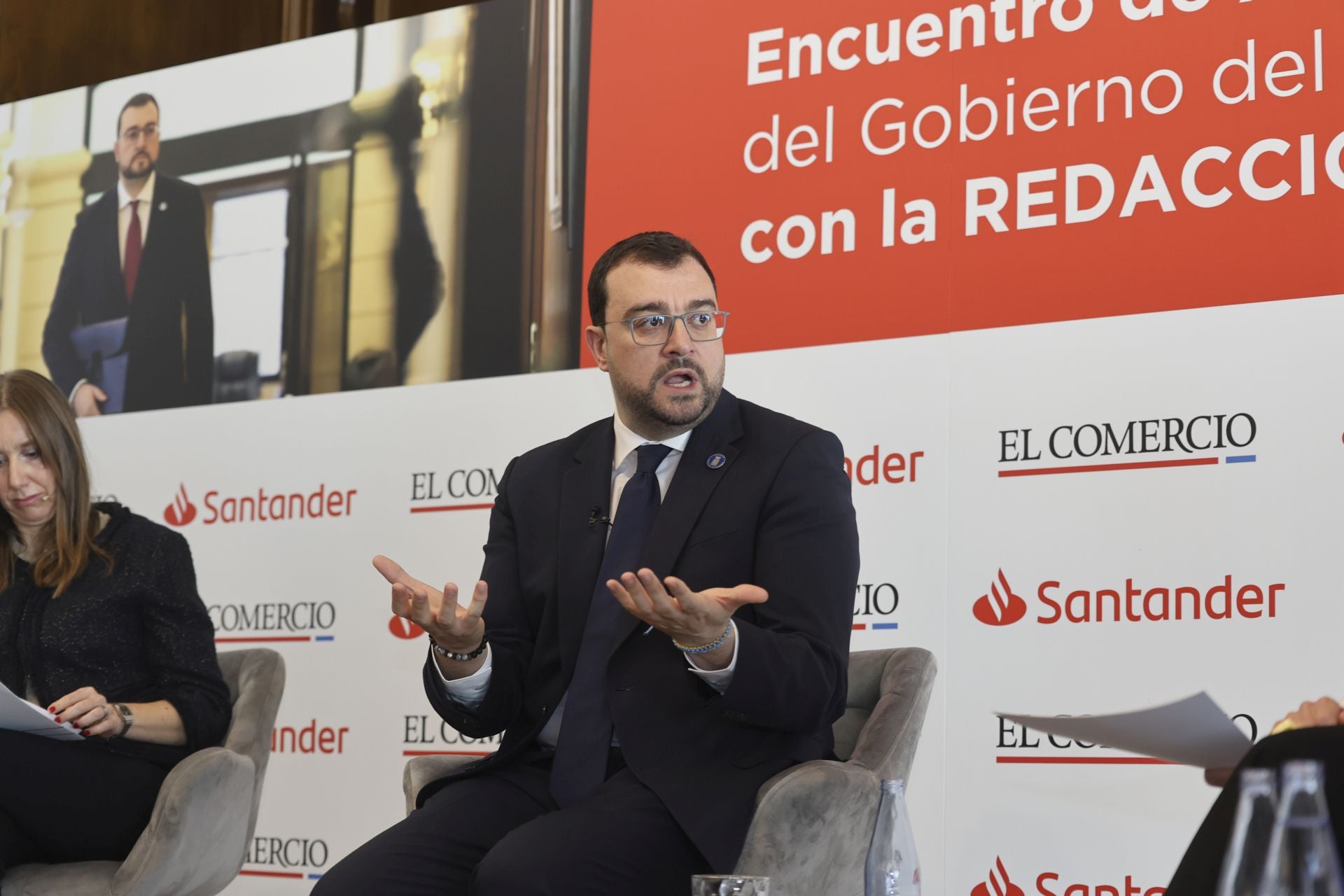 Así fue el encuentro de Adrián Barbón con EL COMERCIO