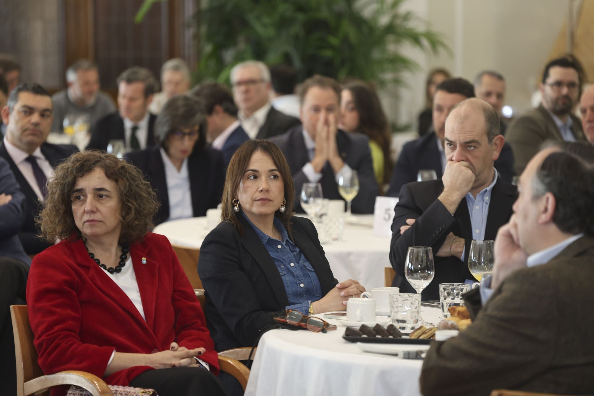 Así fue el encuentro de Adrián Barbón con EL COMERCIO