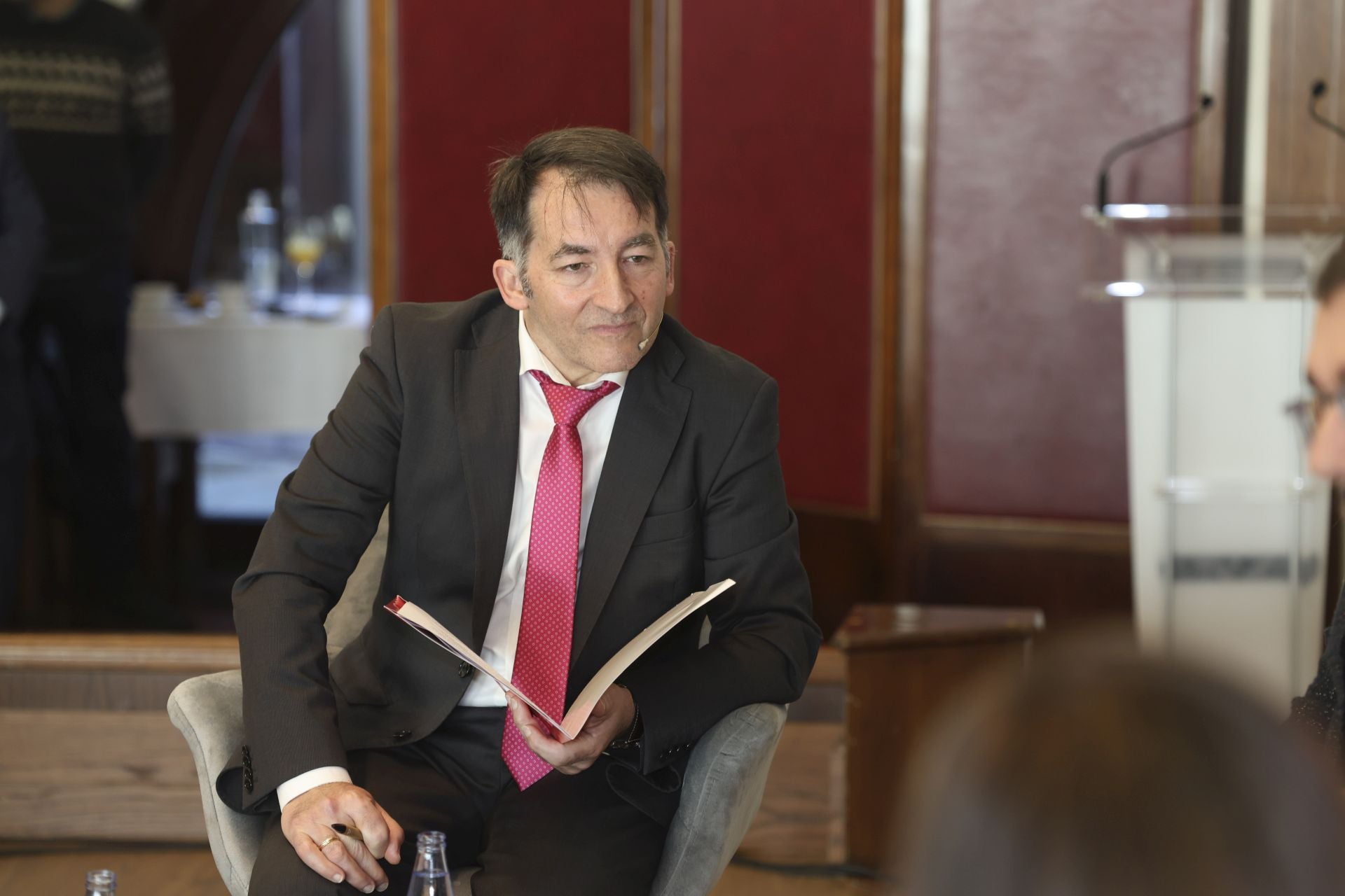 Así fue el encuentro de Adrián Barbón con EL COMERCIO