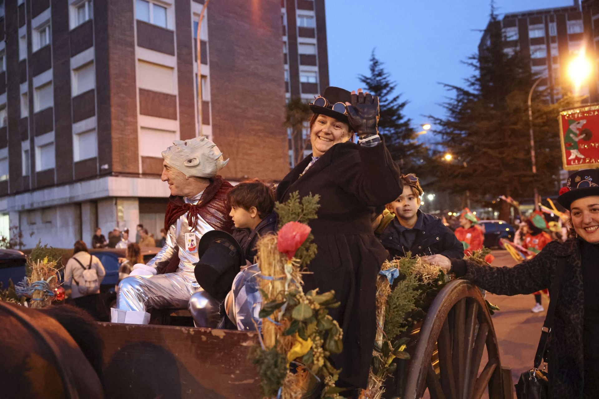 Llaranes arranca el Antroxu en Avilés