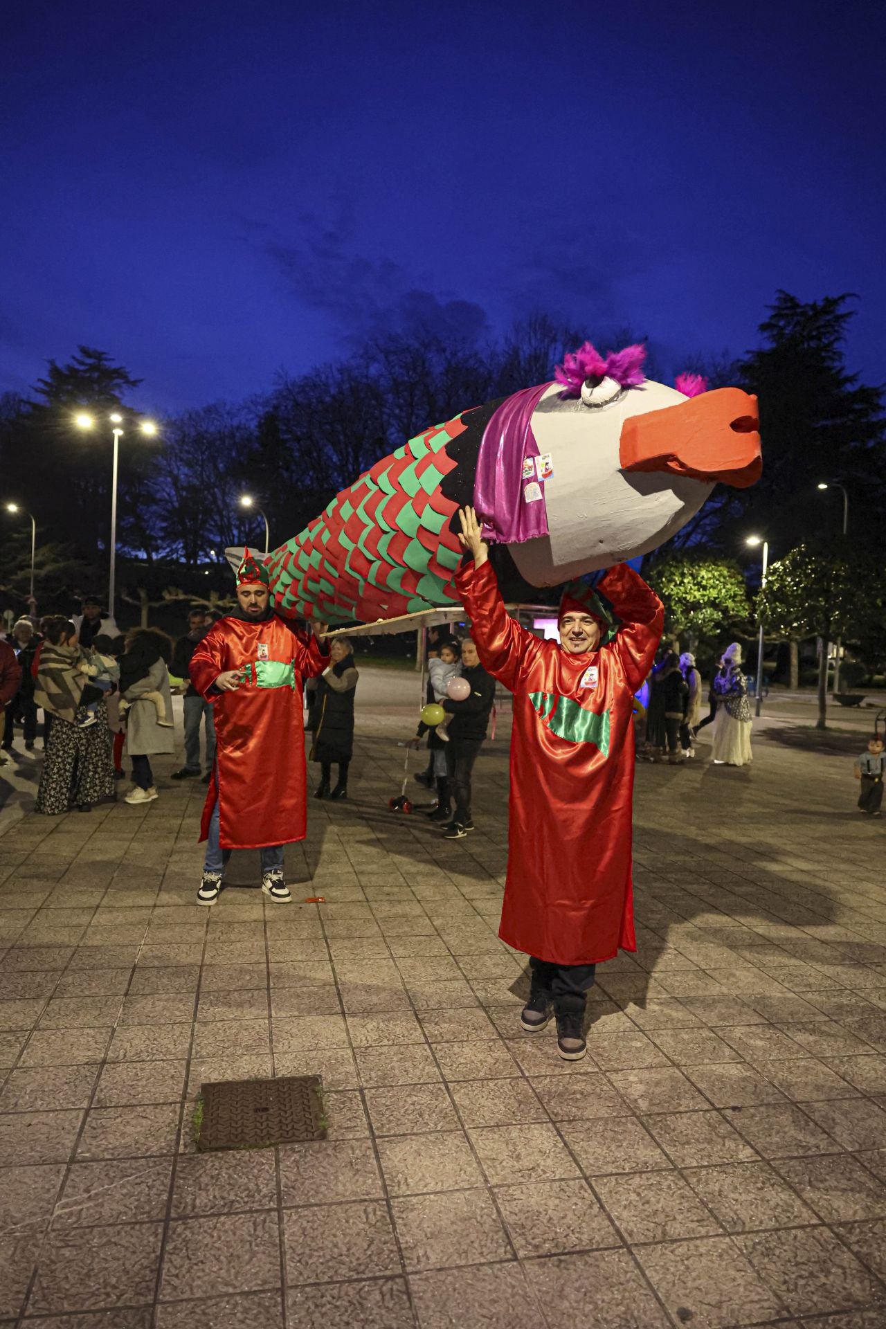 Llaranes arranca el Antroxu en Avilés