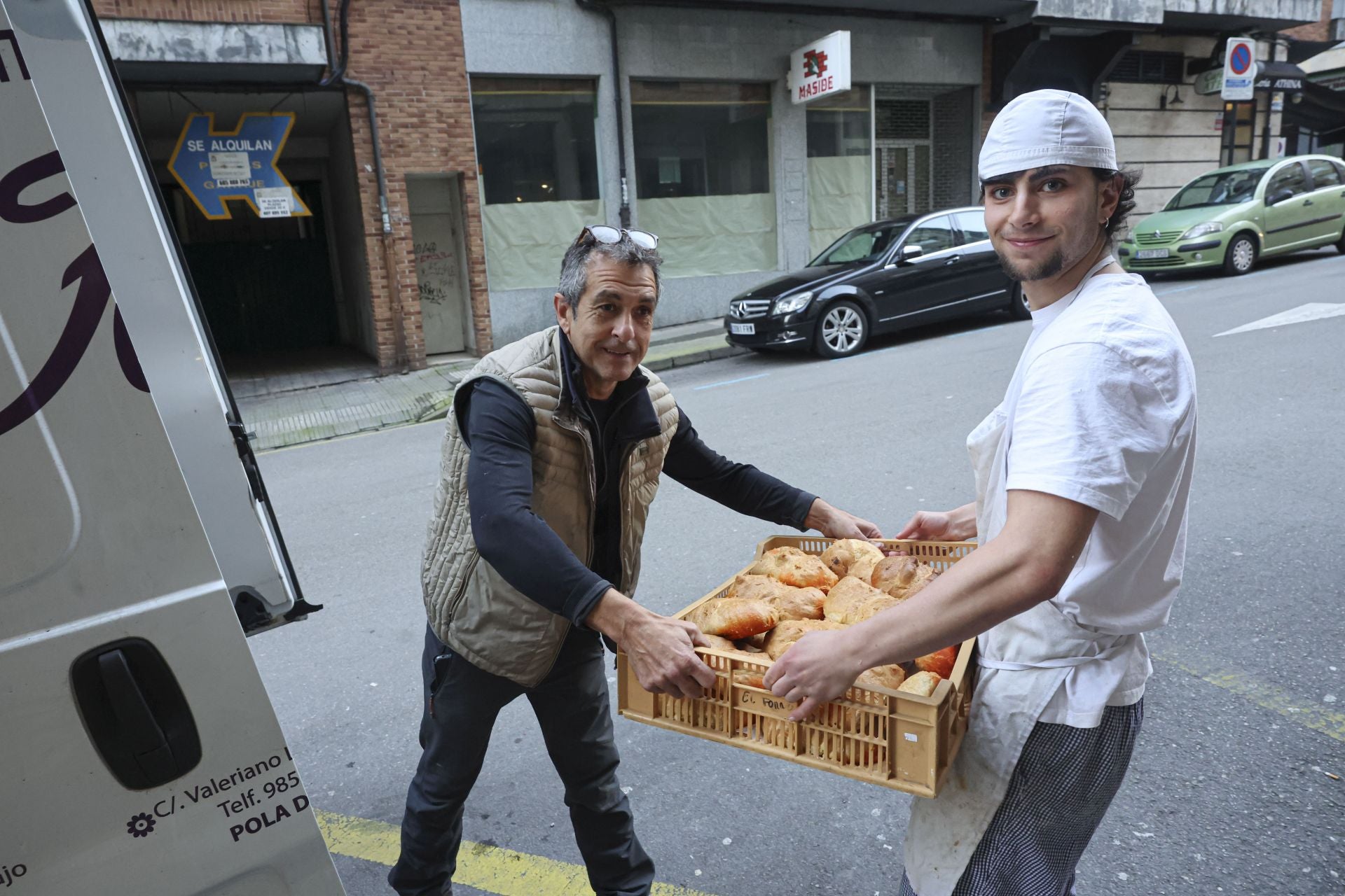 Pola de Siero huele a bollo de Comadres