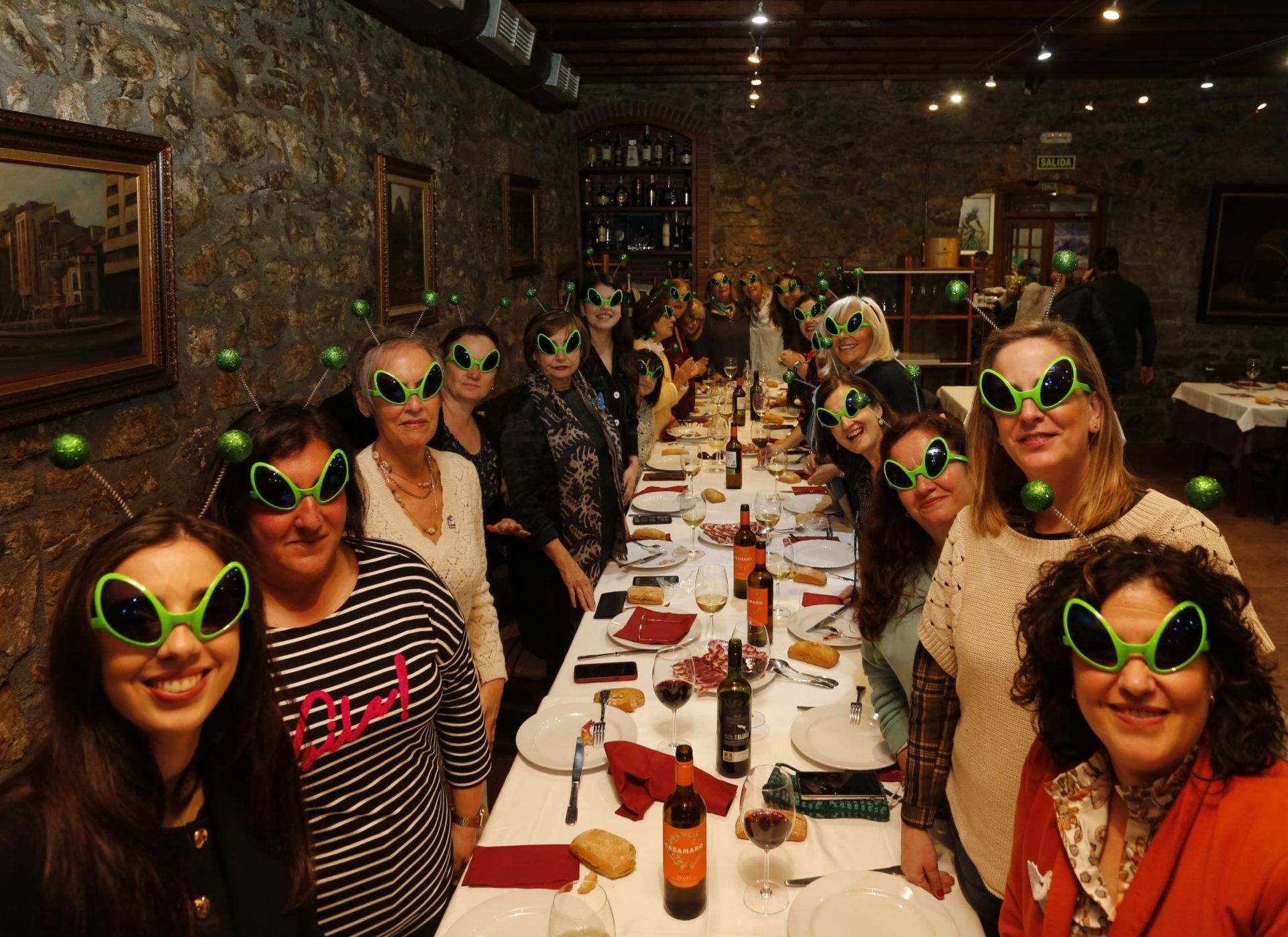 Les Comadres dan la bienvenida al Carnaval en Asturias