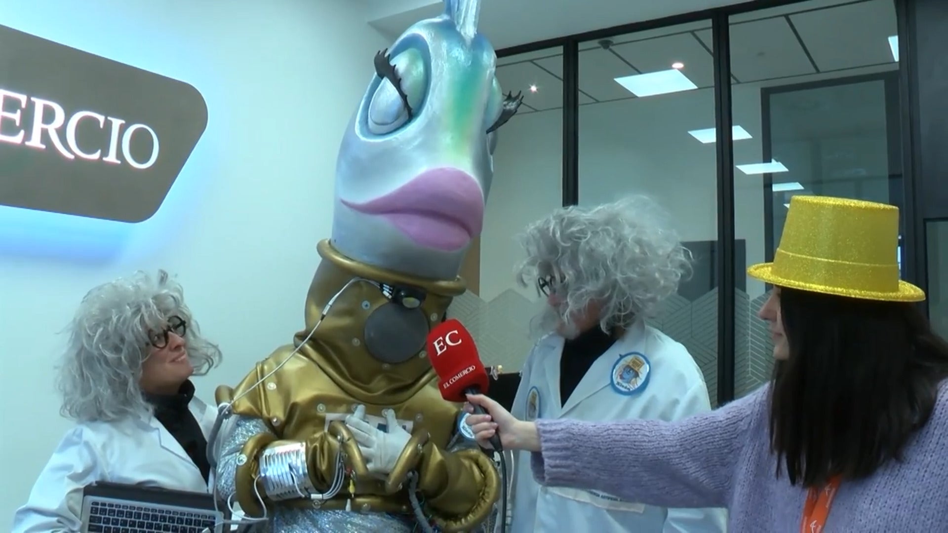 MarIA Bluetooth 'Bluti', sardina del Antroxu gijonés, felicita a EL COMERCIO
