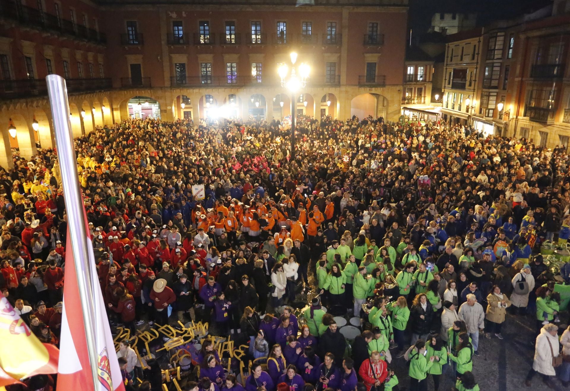 El pregón da el pistoletazo de salida al Antroxu de Gijón