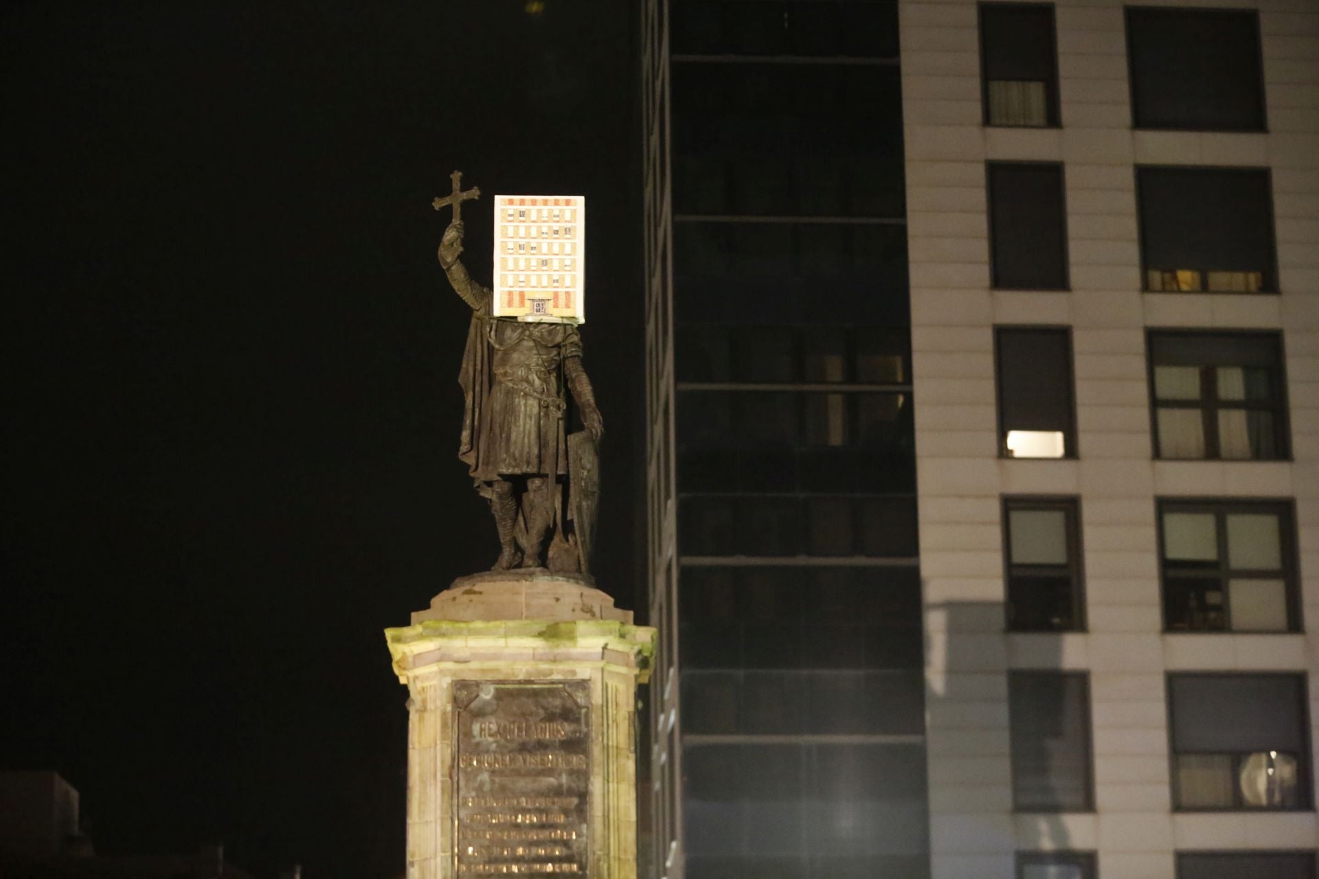 El pregón da el pistoletazo de salida al Antroxu de Gijón