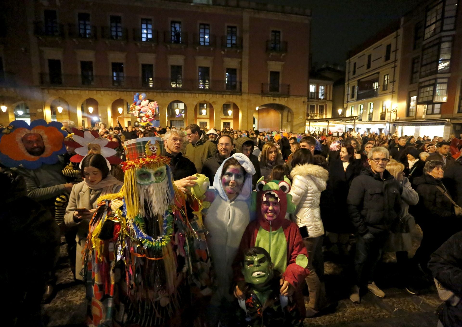 El pregón da el pistoletazo de salida al Antroxu de Gijón