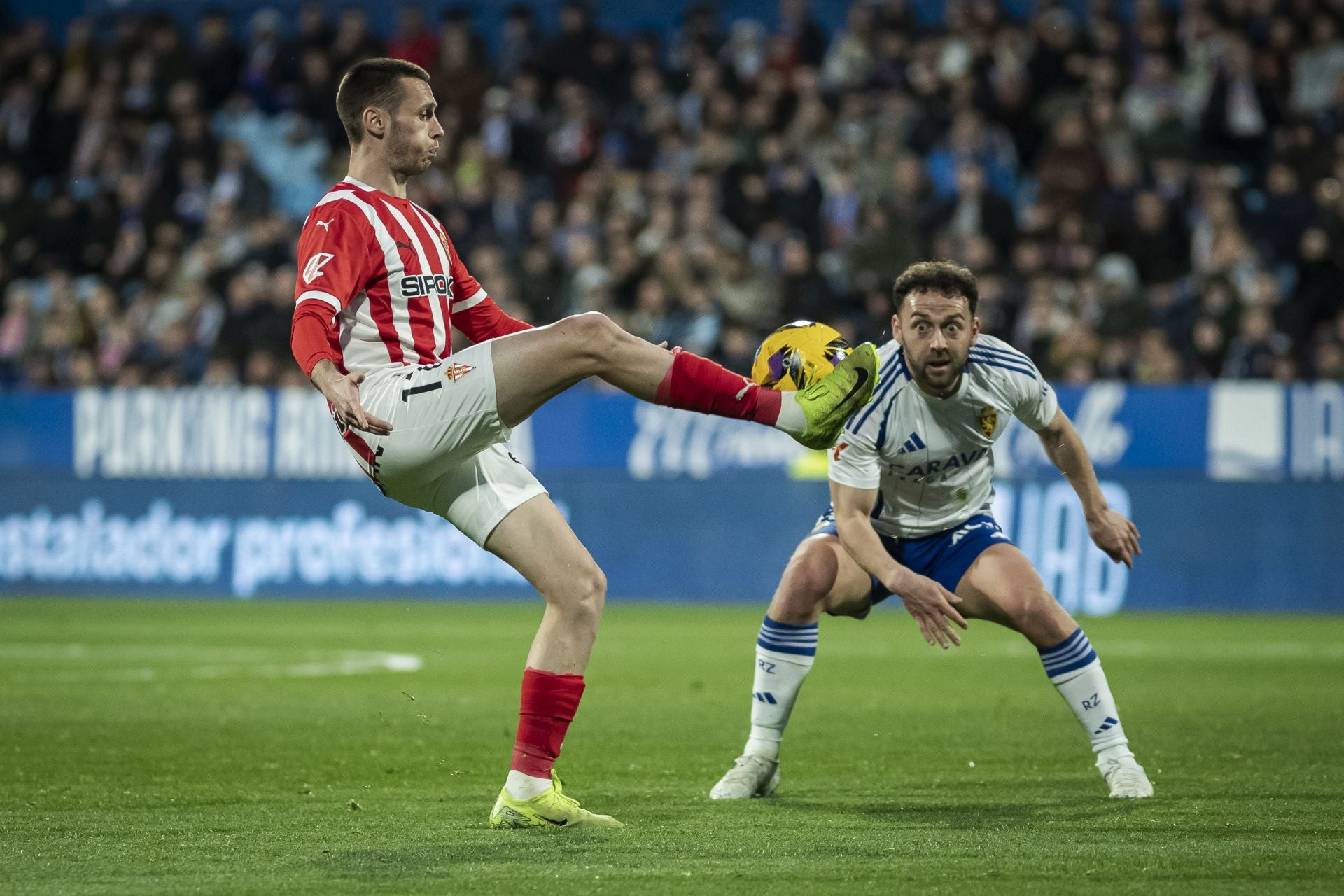 Las mejores imágenes del Zaragoza y Sporting de Gijón