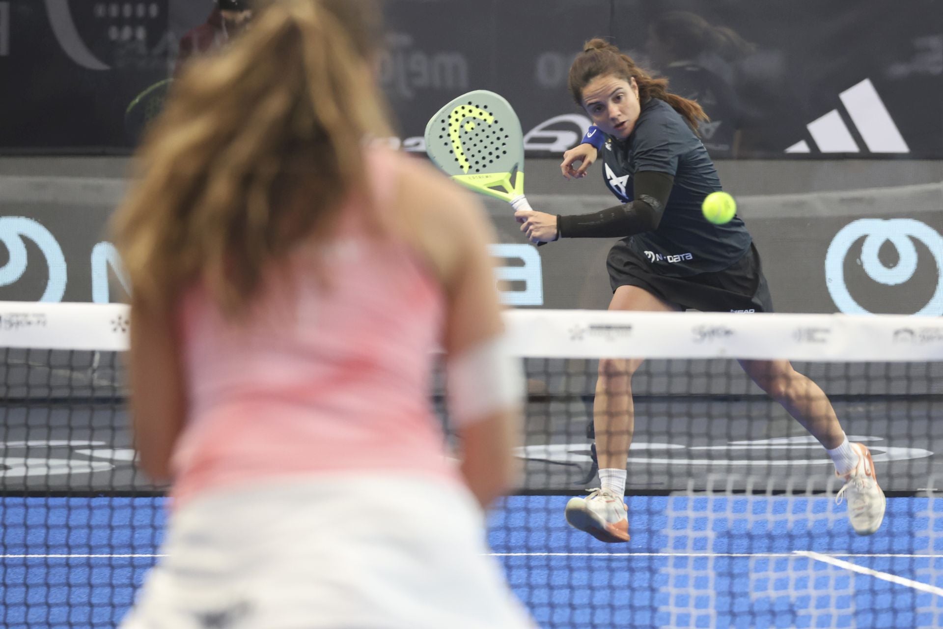 ¿Estuviste en la final femenina del Gijón Premier Padel? ¡Búscate en las fotos!