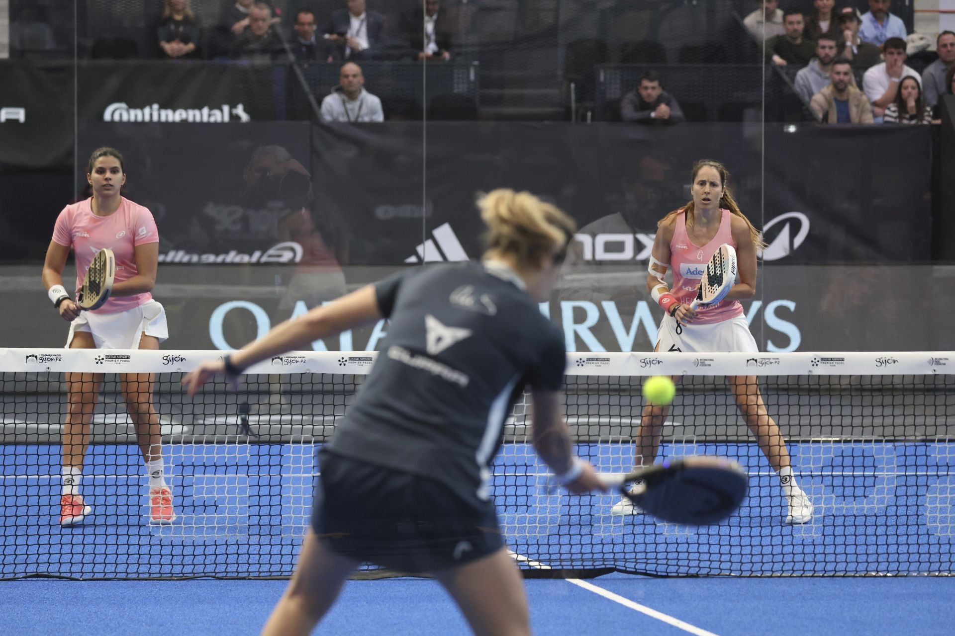 ¿Estuviste en la final femenina del Gijón Premier Padel? ¡Búscate en las fotos!