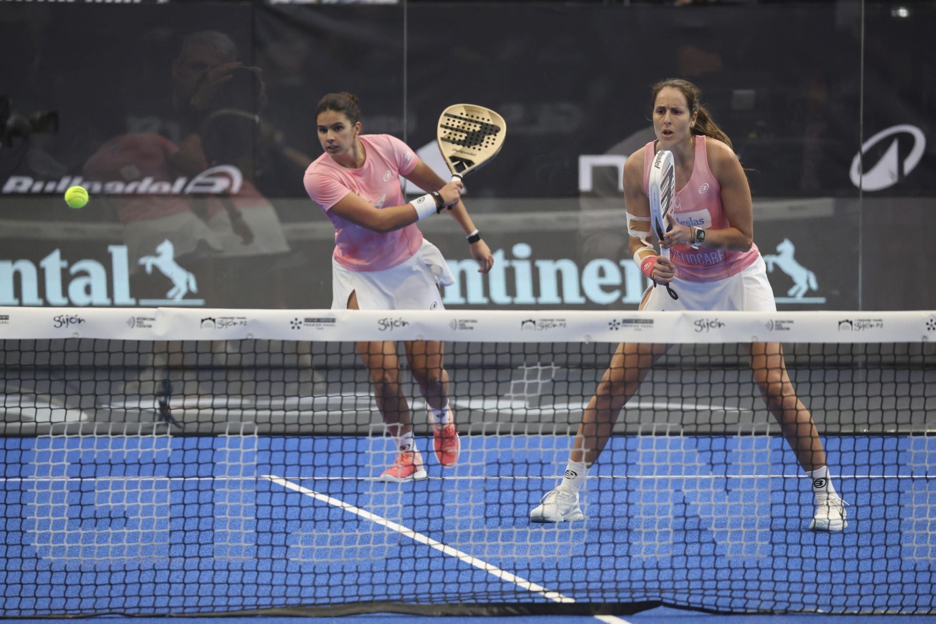 ¿Estuviste en la final femenina del Gijón Premier Padel? ¡Búscate en las fotos!