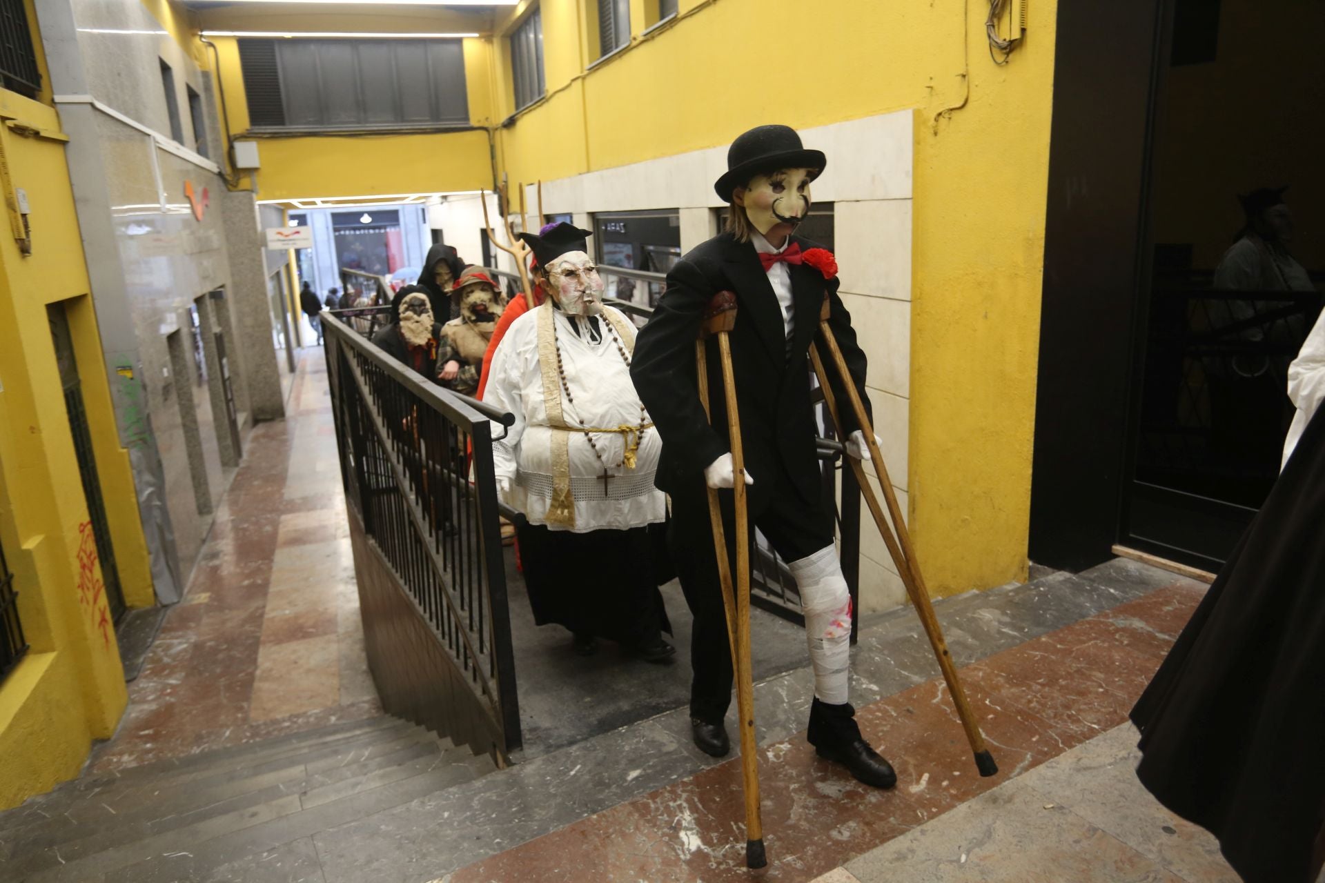 Mazcaritos reivindicativos desfilan en Oviedo