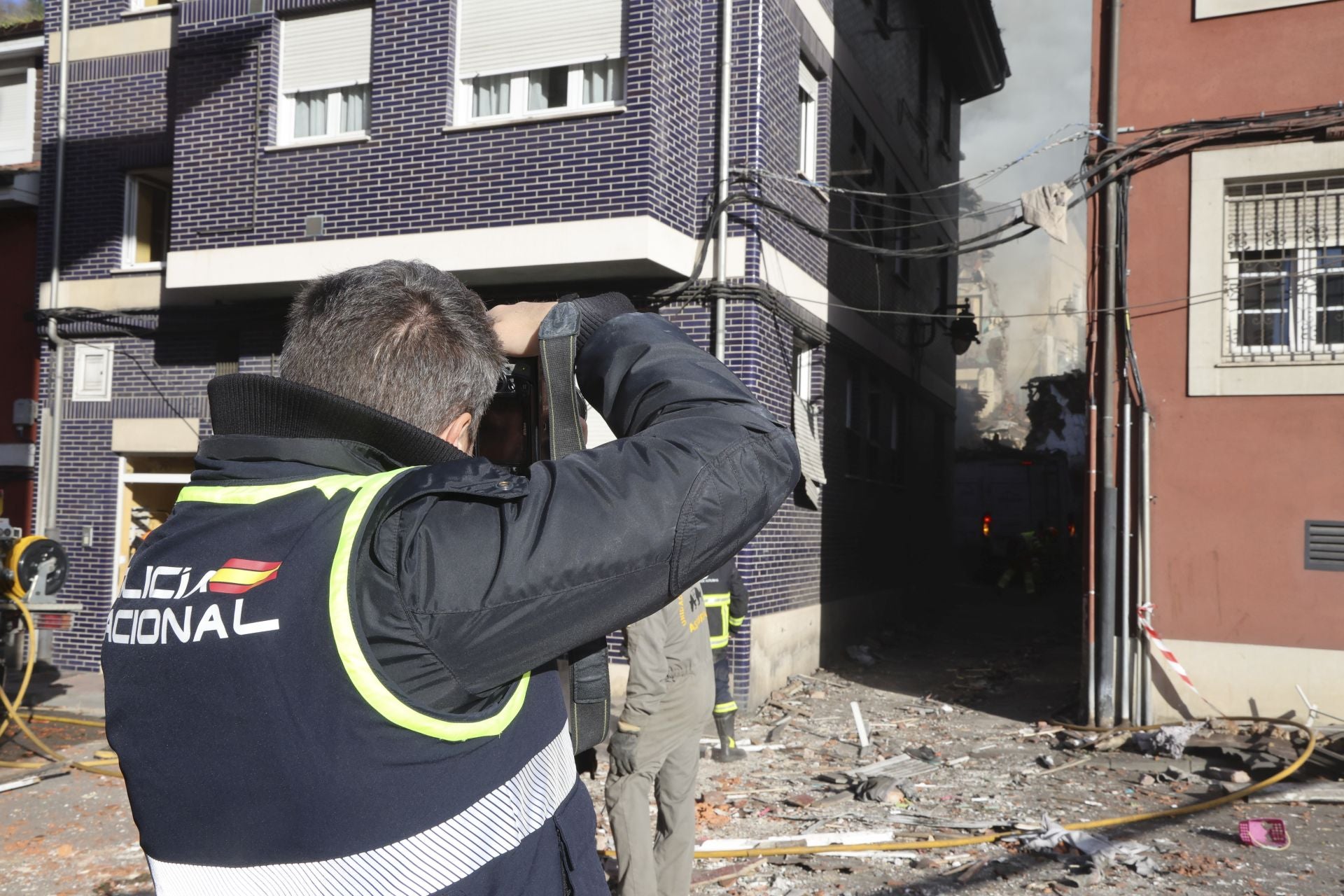 Las imágenes de la explosión de gas en Mieres que ha derrumbado un edificio
