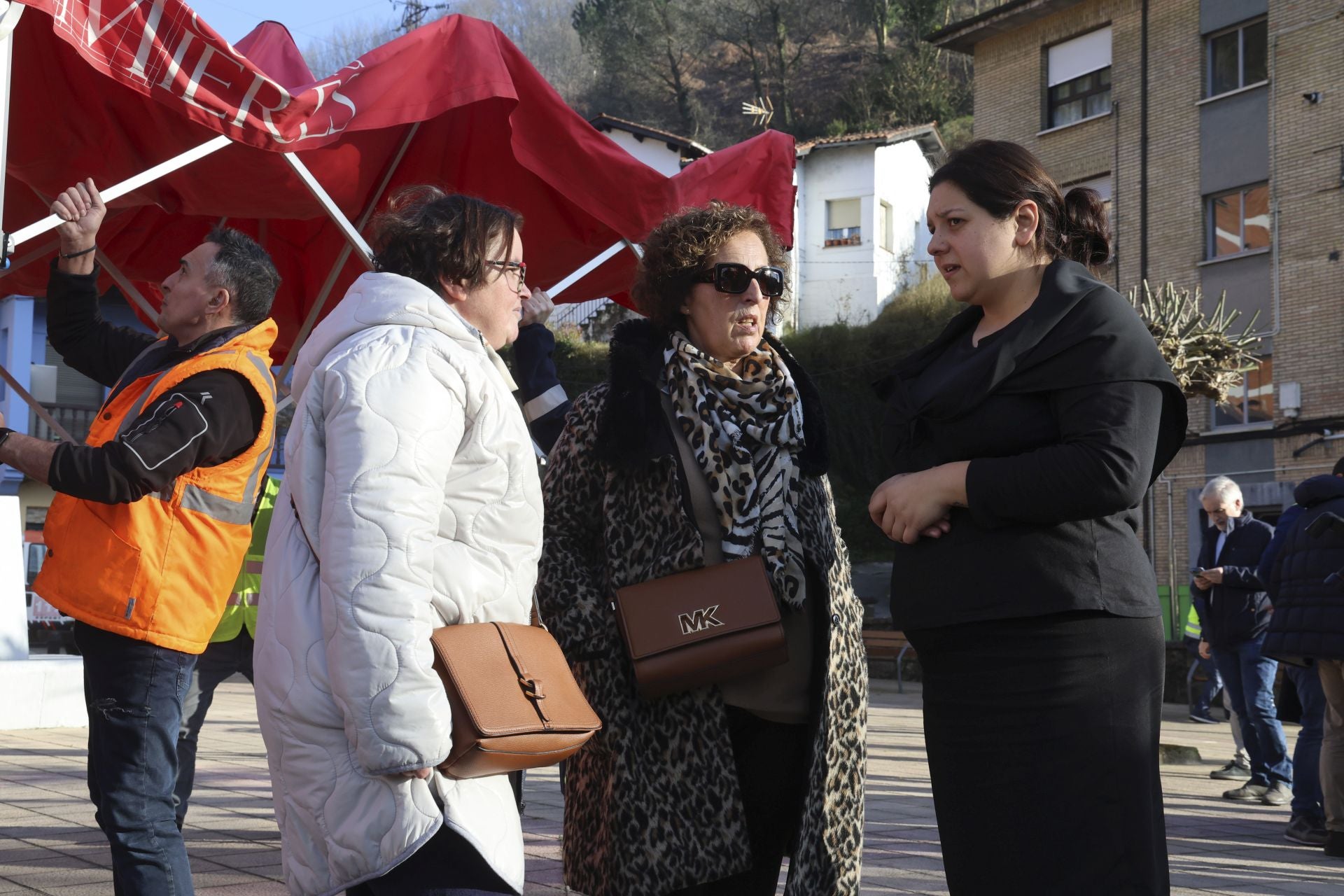 Las imágenes de la explosión de gas en Mieres que ha derrumbado un edificio