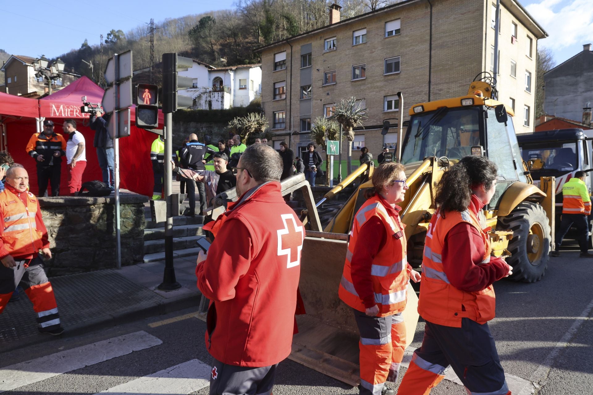 Las imágenes de la explosión de gas en Mieres que ha derrumbado un edificio