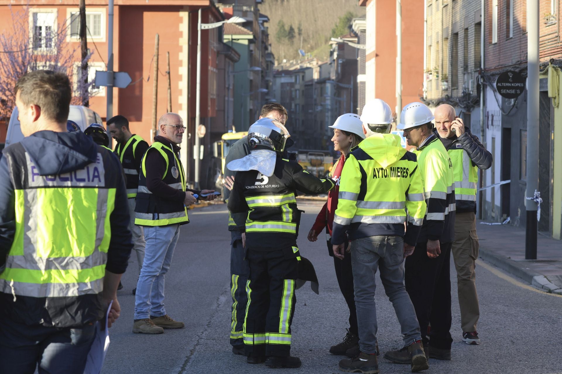 Las imágenes de la explosión de gas en Mieres que ha derrumbado un edificio