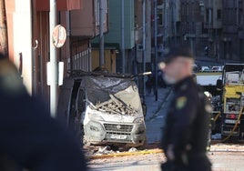 «Salieron volando cascotes y luego ya todo era humo», dicen los vecinos tras la explosión en Mieres