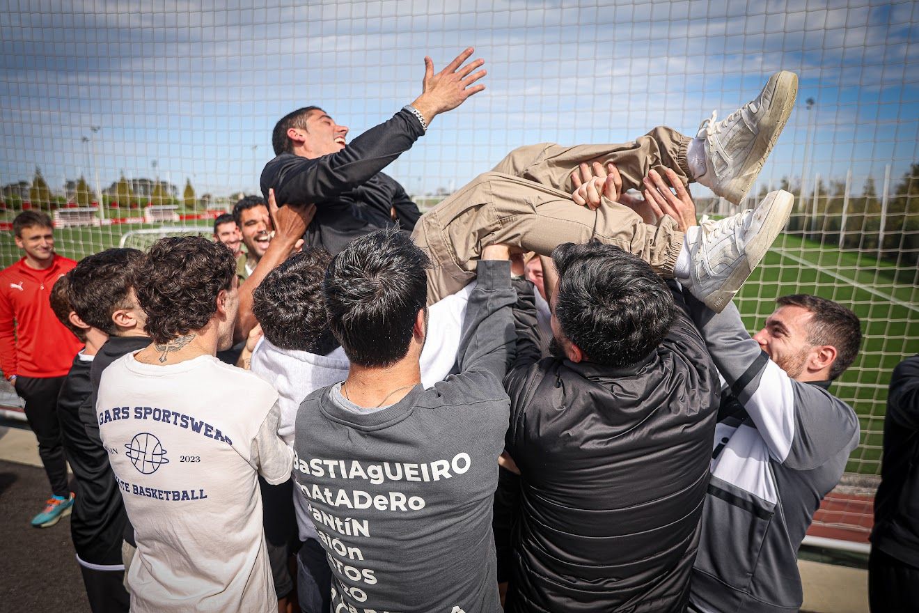 Cote deja el fútbol: así ha sido el emotivo anuncio