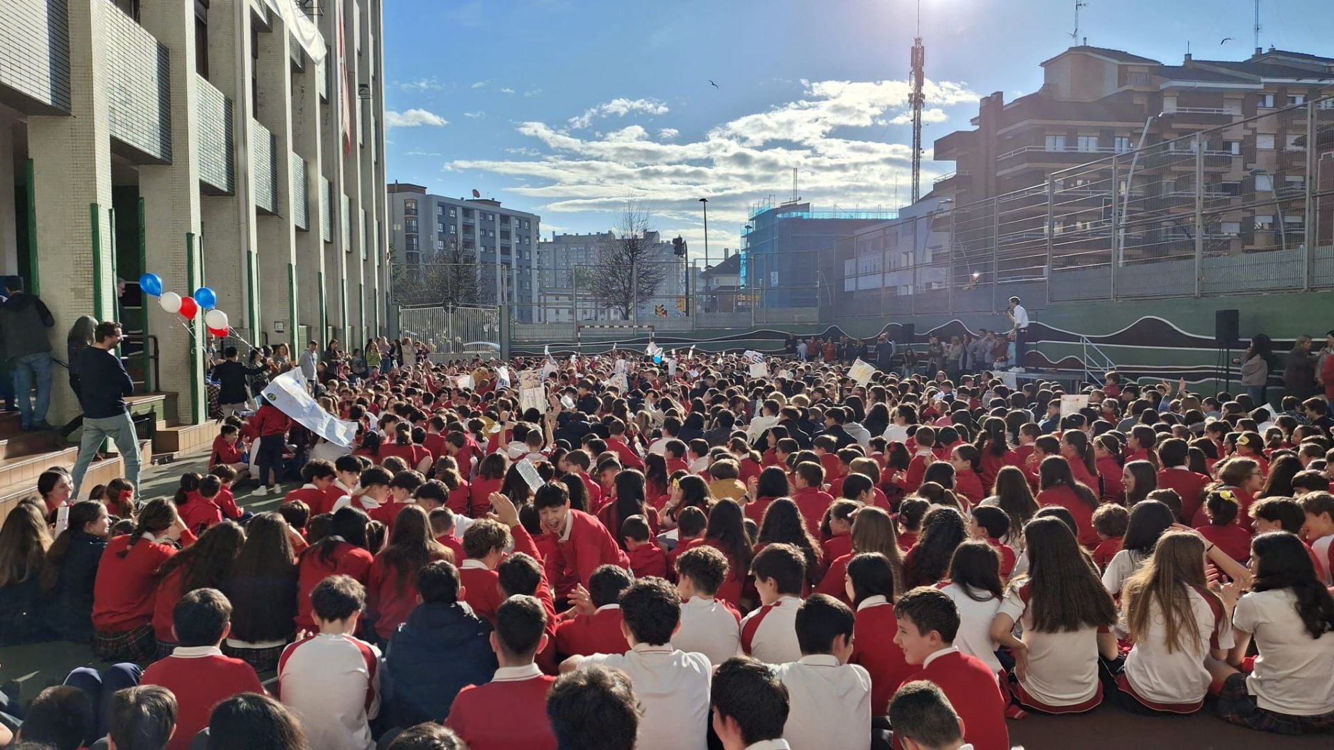 Los colegios de Gijón se vuelcan con el 8M