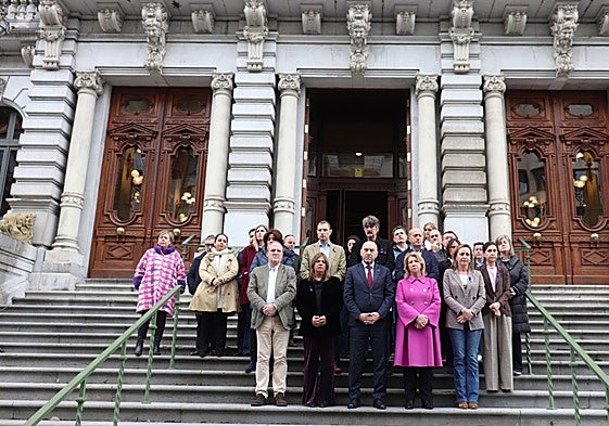 Portavoces y diputados de todos los partidos, salvo Vox, ante la Junta