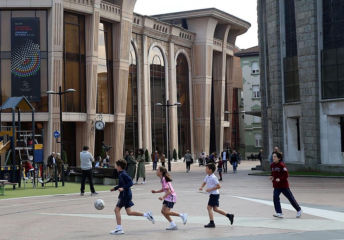 La plaza del Fresno, un lugar propicio para divertirse.