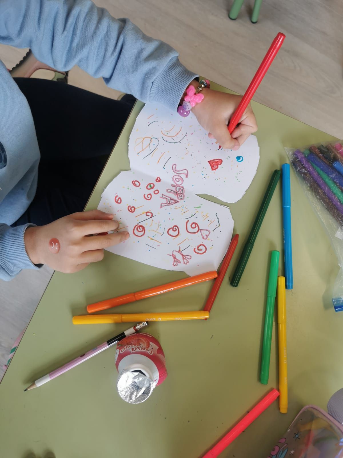 Los colegios de Gijón se vuelcan con el 8M