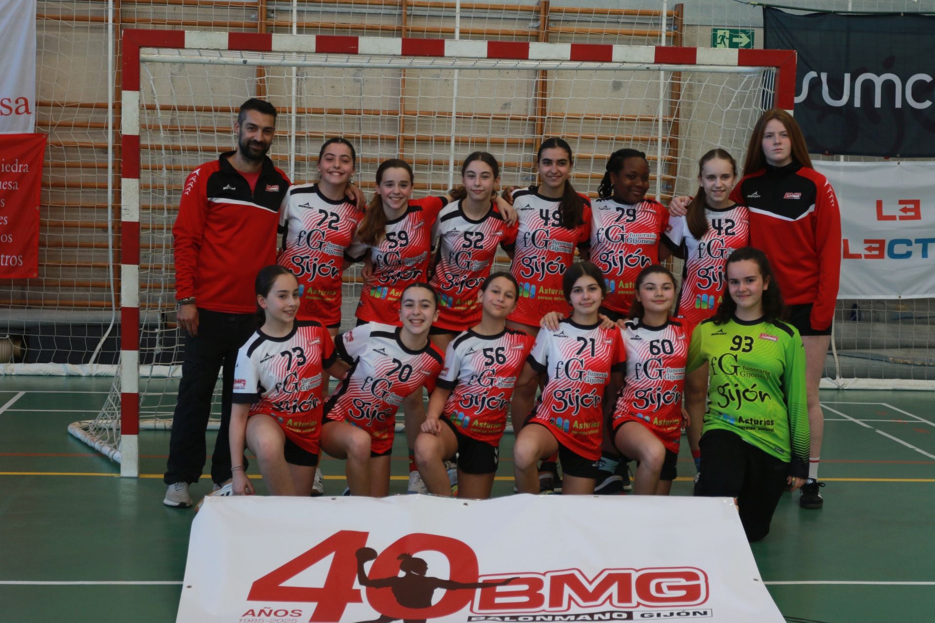 El Balonmano Gijón exhibe el poder de su cantera