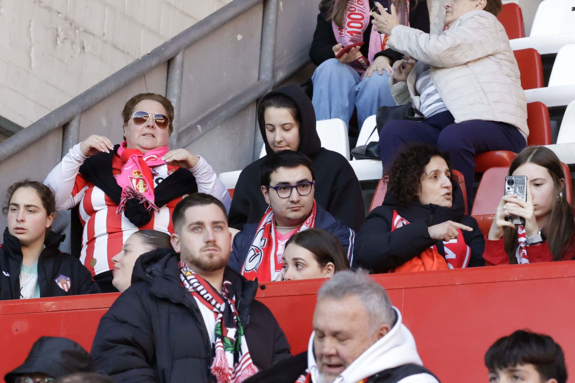 Fotos: ¿Estuviste en el Sporting-Racing en El Molinón? ¡Búscate!